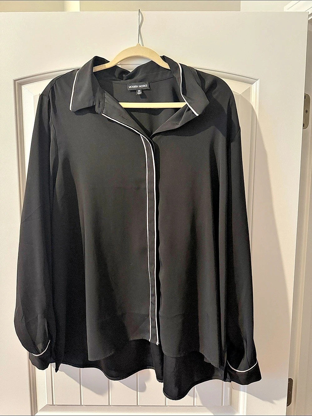 Modern Works Piped Black Blouse Size 2X Like New
